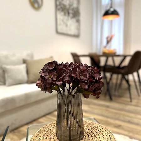 Designer City Apartment In Top Lage Fuer 6 Gaeste Karlsruhe Extérieur photo
